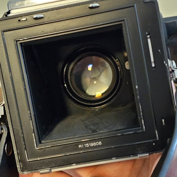 FILM TESTED Hasselblad 2000 fc/m medium format camera w/ 80mm f2.8 lens & finder - Picture 8 of 13